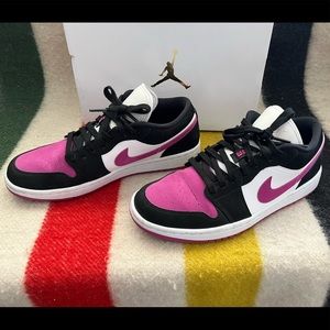Air Jordan 1 Low - Womens -Size 10